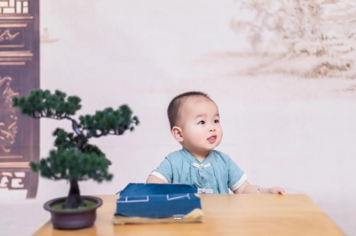 海宁宝宝6个月可以坐吗